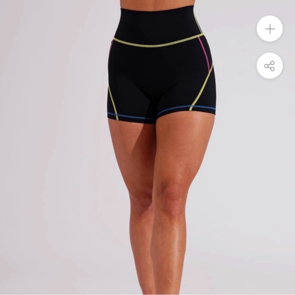 BuffBunny Black/ multi color Wave Shorts Size Medium NWT - Picture 7 of 7